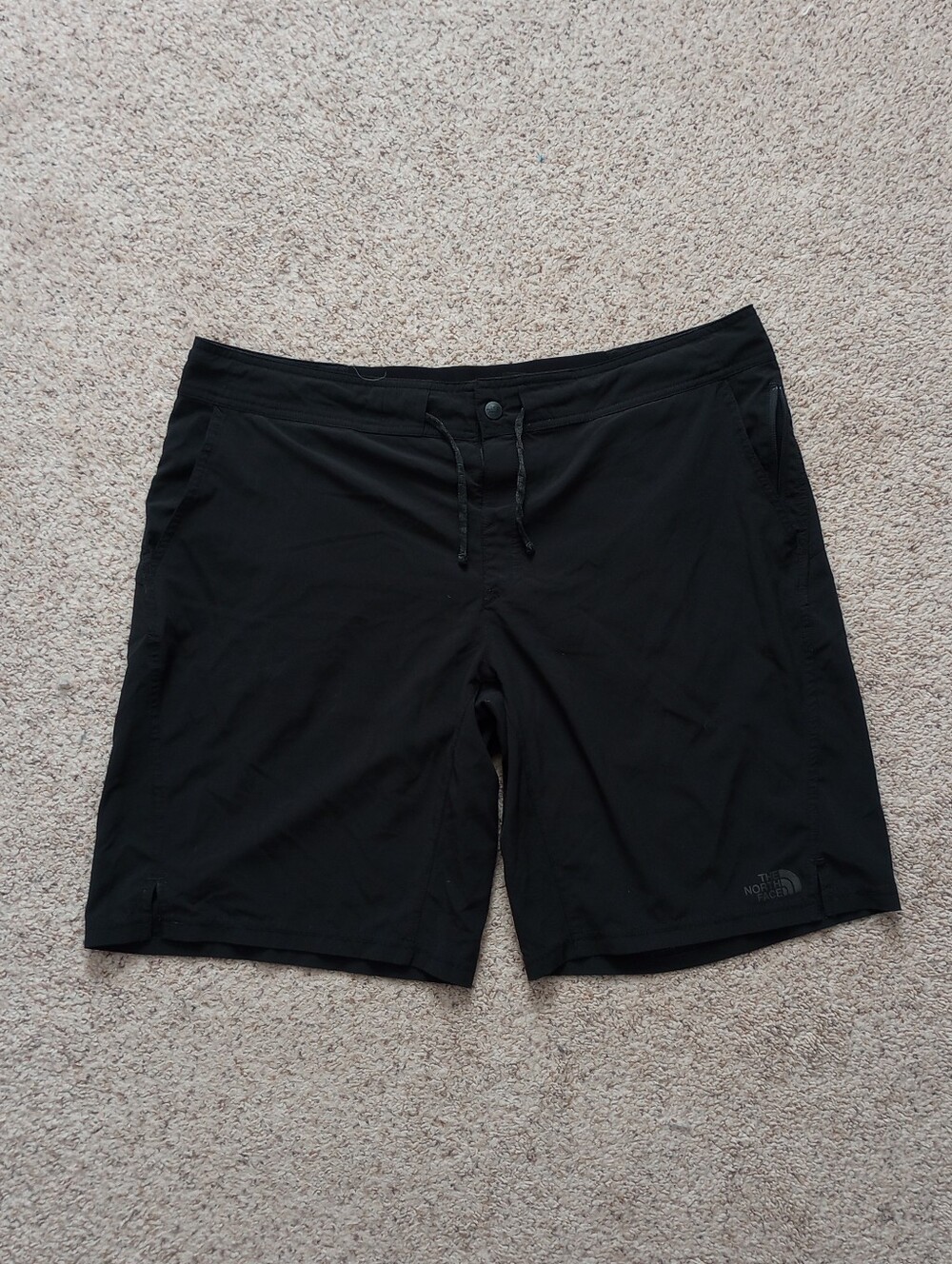 The North Face Men's Black Activewear Shorts Size Large Hiking Fitness Outdoors